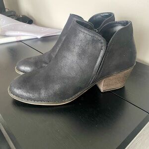 Fergalicious black booties size 9.5